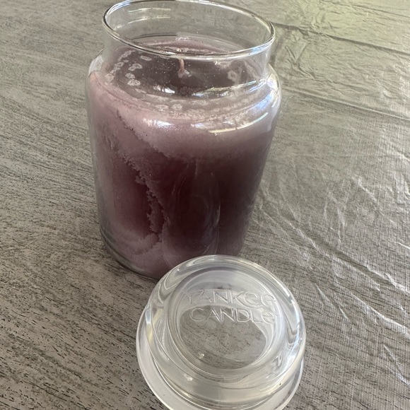 Yankee Candle Dried Lavender & Oak Large 22 Oz. Jar, New - Picture 5 of 10